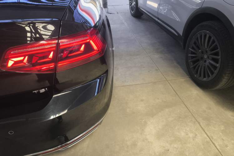 Used Volkswagen Magotan 2020 280TSI DSG Comfort Edition Right Rear Taillight