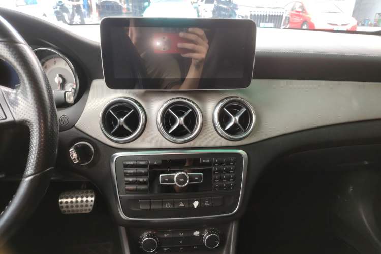 Used Mercedes-Benz GLA 2015 GLA 200 Fashion Model Audio And AC Panel