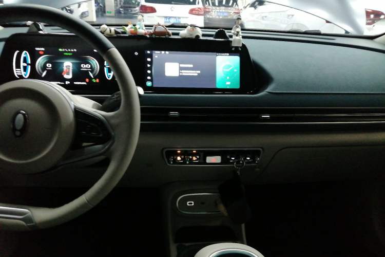 Used ORA Good Cat 2022 400km Standard Range Luxury Version Lithium Iron Phosphate
