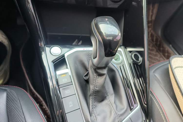 Used Volkswagen Tayron 2019 330TSI Four-Wheel Drive Luxury Version China VI Standard Gear Lever