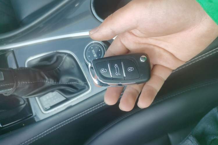 Used Infiniti Q50L 2018 2.0T Comfort Edition China V Standard Interior 1