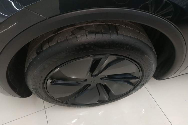 Used Tesla Model Y 2025 Rear-Wheel-Drive Version