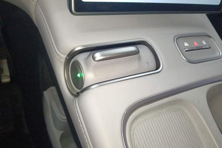 Used Nio EC6 2023 75 kWh Gear Lever