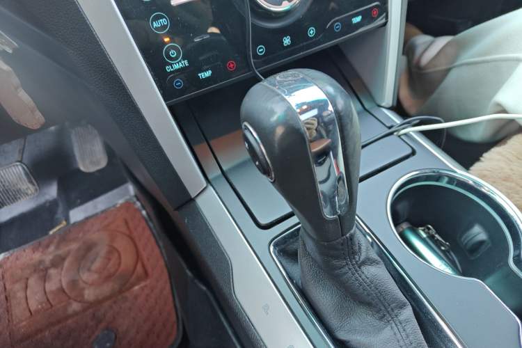 Used Ford Explorer 2013 3.5L Deluxe Model
