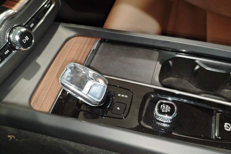 Used Volvo XC60 2024 B5 4x4 Smart Luxury Edition