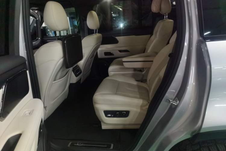 Used Polestones 01 2023 All-Purpose 7-Seater Version
