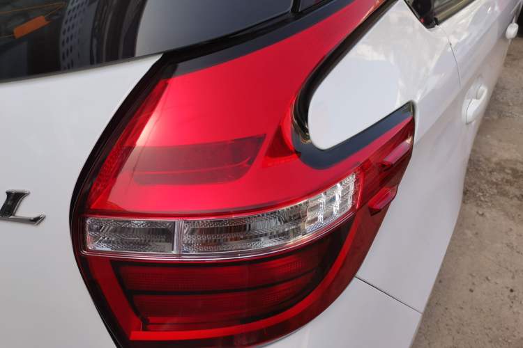 Used Toyota YARiS L Zhi Xuan 2016 Revised Version 1.5G CVT with Dynamic Sunroof