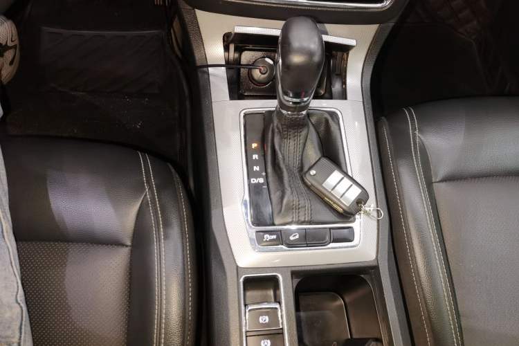 Used Roewe RX5 2018 20T Two-Wheel Drive Automatic Flagship Edition
