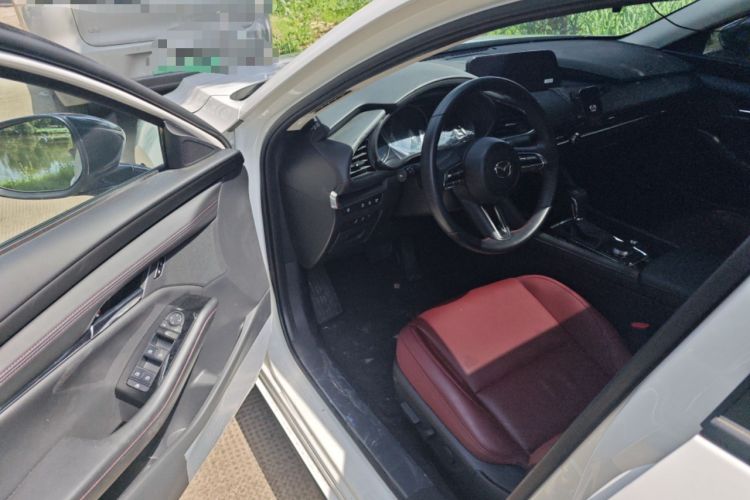 Used Mazda 3 Axela 2023 2.0L Automatic ZhiZhen Edition
