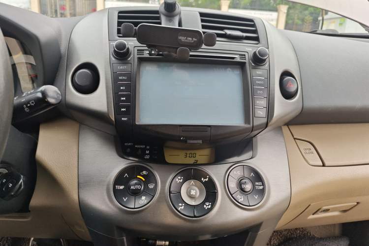 Used Toyota RAV4 2011 2.0L Automatic Classic Edition Audio And AC Panel