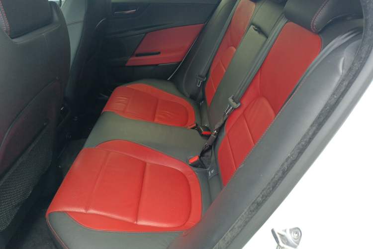 Used Jaguar XE 2017 2.0T 200 PS R-Sport
