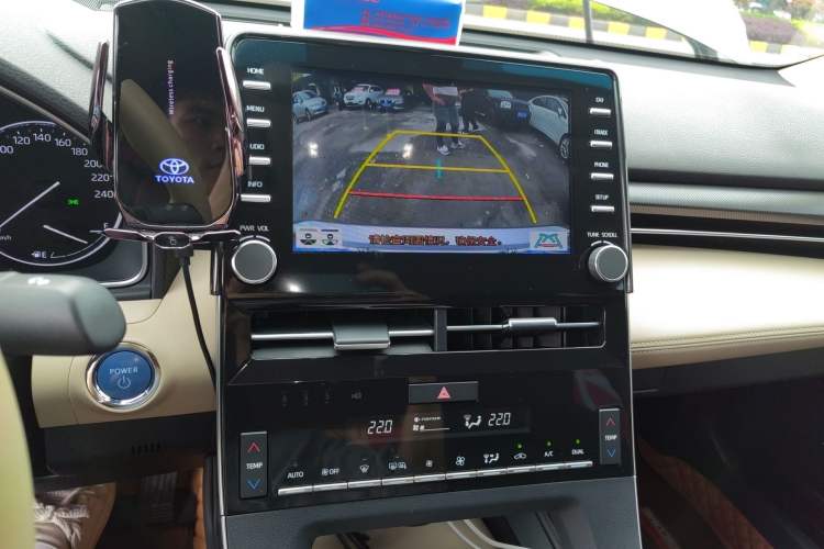 Used Toyota Avalon 2019 Dual-Engine 2.5L Luxury Edition China VI Standard
