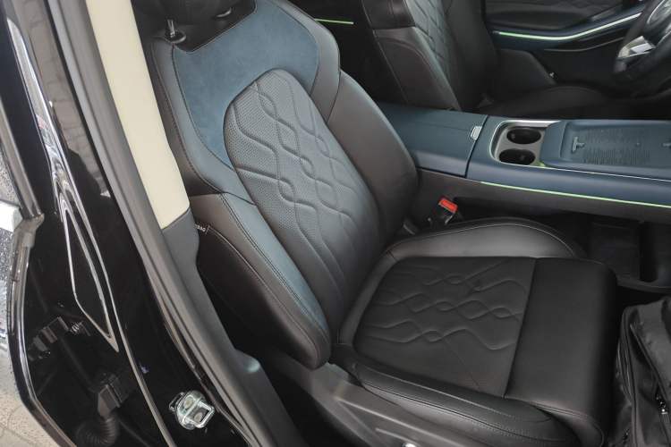 Used VOYAH FREE 2024 Ultra-Long Range Intelligent Driving Version Right Front Seat