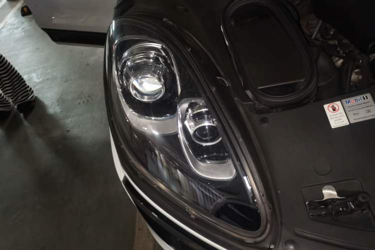 Used Porsche Macan 2017 Macan 2.0T Right Front Headlight