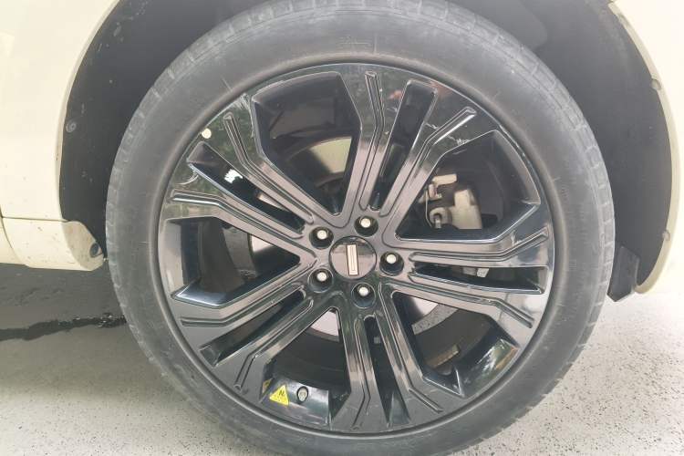 Used Wey VV5 2017 2.0T Flagship Edition Right Front Wheel Hub