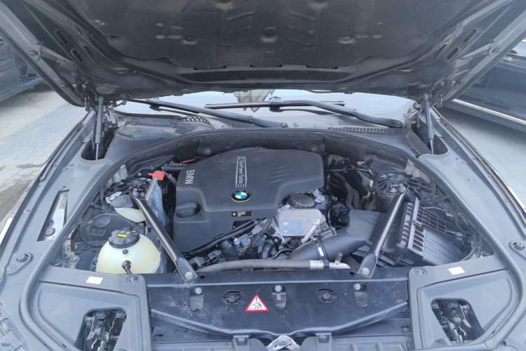 Used BMW 5 Series 2017 525Li Luxury Design Package Engine Bay