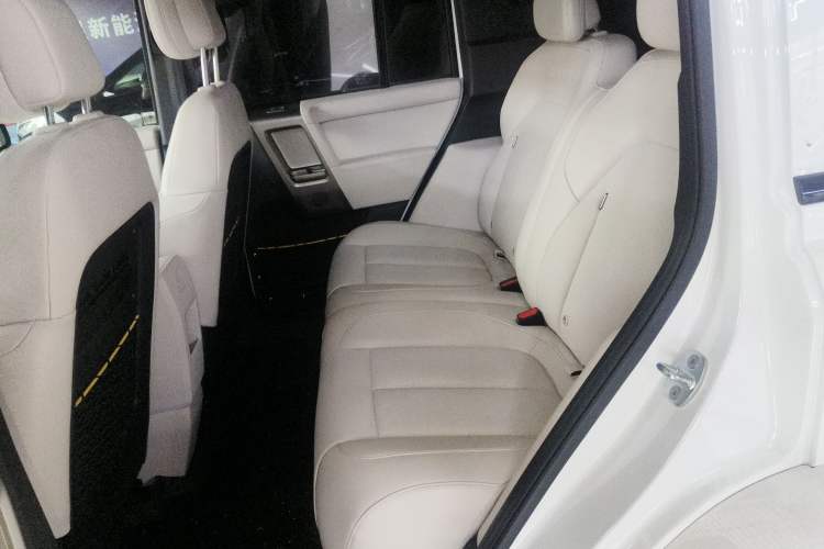 Used iCAR V23 2026 Model 401 Two-Wheel Drive Super Sports Edition Left Rear Seat