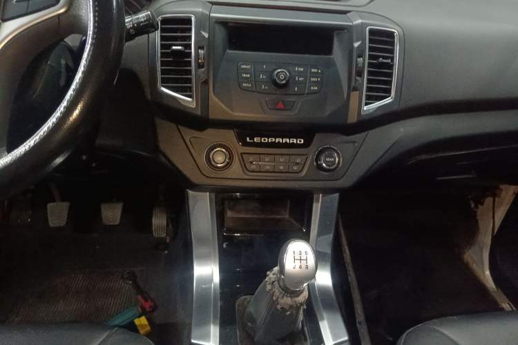 Used Leopaard Q6 2015 2.4L Manual Two-Wheel-Drive Elite Model