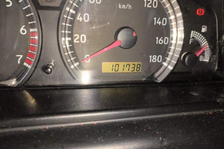 Used FAW Xiali N5 2011 1.3L Manual Standard Edition Odometer Close Up