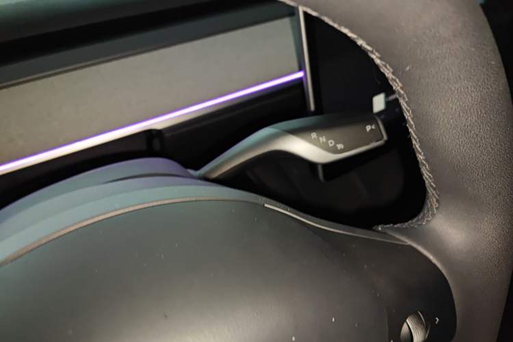 Used Tesla Model Y 2023 Rear-Wheel-Drive Version
