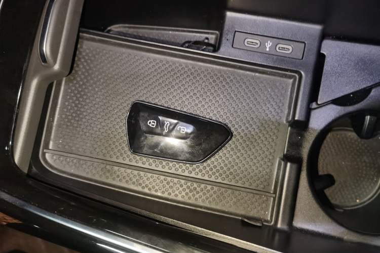 Used Volkswagen ID.4 X 2025 Smart Version Pure & Intelligent Enjoyment Edition
