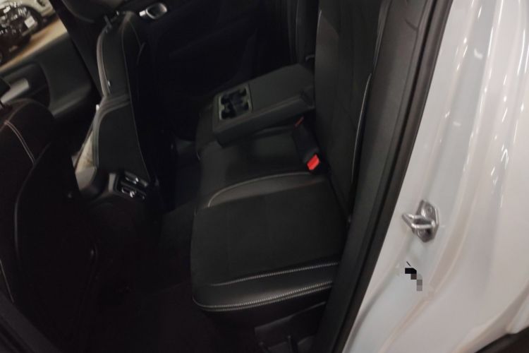 Used Volvo XC40 New Energy 2022 Four-Wheel Drive High-Performance Version Left Rear Seat