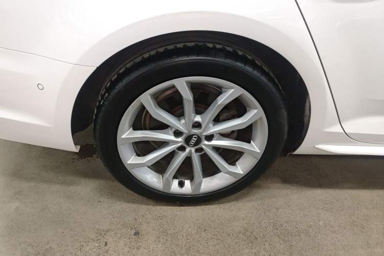 Used Audi A4L 2019 40 TFSI Fashion Edition China VI Emission Standard
