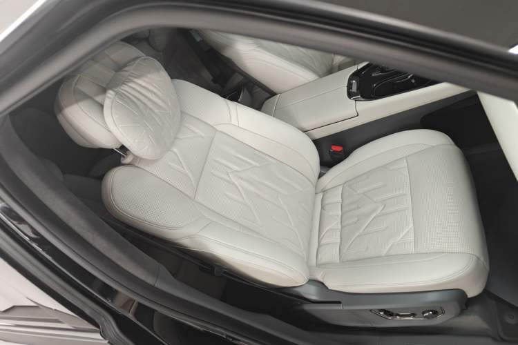 Used Zeekr 009 2024 Six-Seat Executive Version 4WD 108 kWh
