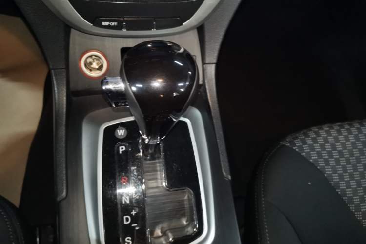 Used GAC Trumpchi GS5 2014 2.0L Automatic Two-Wheel Drive Deluxe Edition Gear Lever