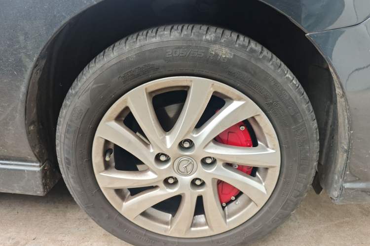 Used Mazda 5 2011 2.0L Automatic Luxury Edition Right Front Wheel Hub