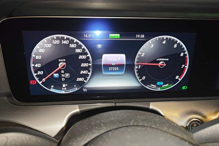 Used Mercedes-Benz E-Class 2020 Facelift E 260 Sport Edition Odometer Close Up