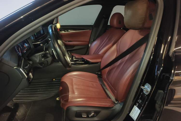 Used BMW 5 Series 2019 Facelifted 530Li Leading Edition M Sport Package Left Front Seat