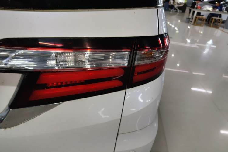 Used Honda Odyssey 2017 2.4L Luxury Edition Right Rear Taillight