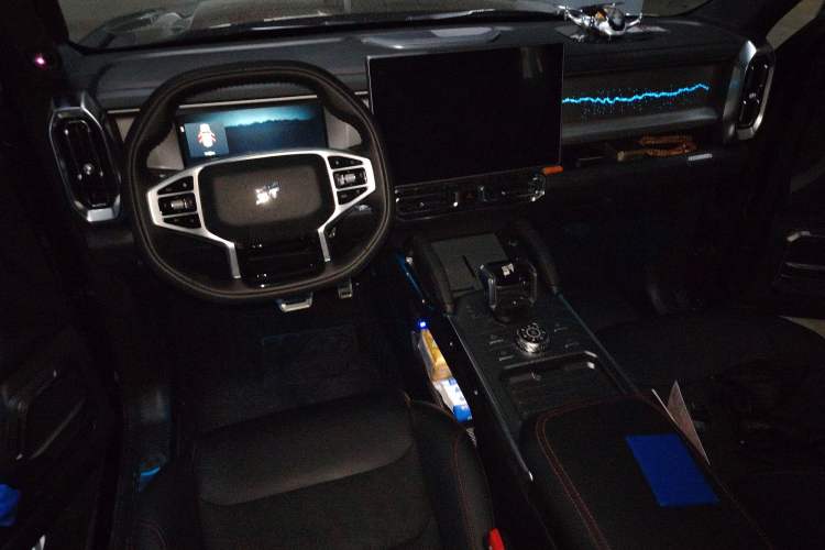 Used JETOUR Traveler 2025 2.0TD Automatic XWD Conquest Center Console