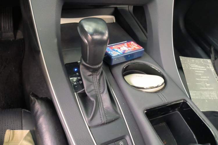 Used Toyota Avalon 2019 2.0L XLE Premium Edition China VI