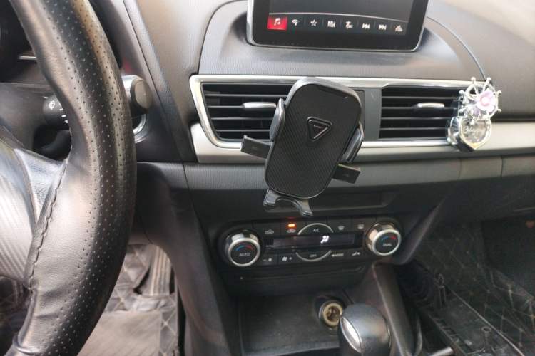 Used Mazda Mazda 3 Axela 2014 Sedan 1.5L Automatic Luxury Model