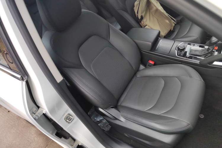 Used BORGWARD BX7 2018 28T Front-Wheel Drive Quality Enjoyment Version 5 Seats China VI Emission Standard Right Front Seat