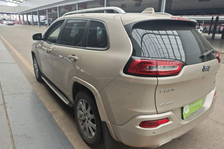 Used Jeep Cherokee 2017 2.4L Professional Smart Edition
