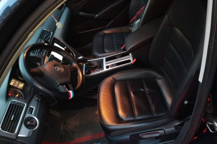 Used Volkswagen Passat 2014 1.8TSI DSG Prestige Edition Left Front Seat