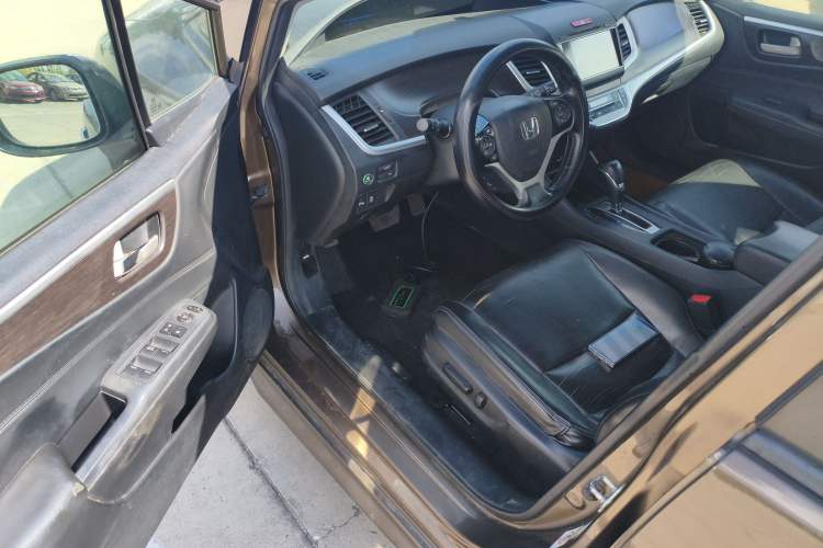 Used Honda Jade 2013 1.8L CVT Luxury Edition 5 seats
