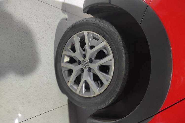 Used Volkswagen Polo 2014 1.6L Cross Polo Automatic Right Rear Wheel Hub