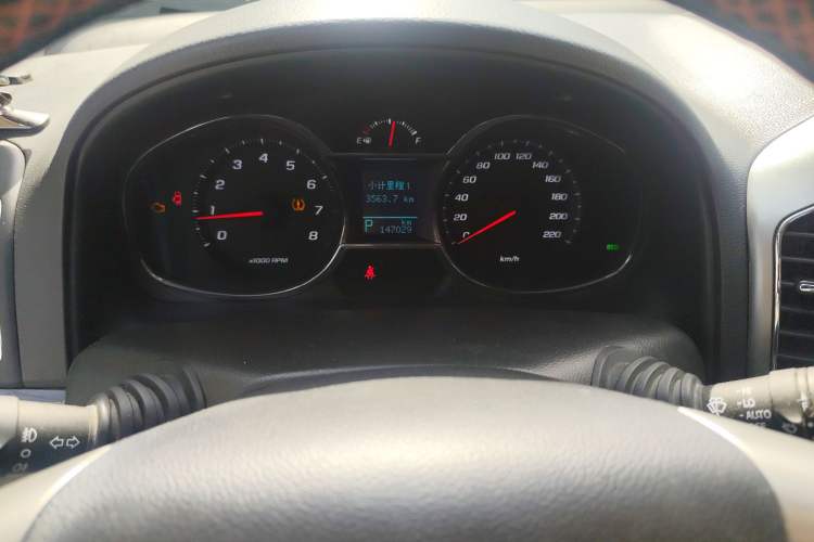 Used Chevrolet Captiva 2015 2.4L 4x4 Flagship Edition 7-Seater
