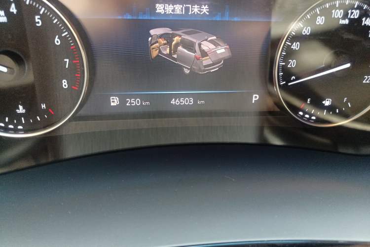 Used Buick GL8 2021 Land Cruiser Executive Class 652T Luxury Model Odometer Close Up