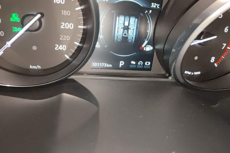 Used Land Rover Range Evoque 2017 2.0T HSE DYNAMIC All-Wheel Drive Edition Odometer Close Up