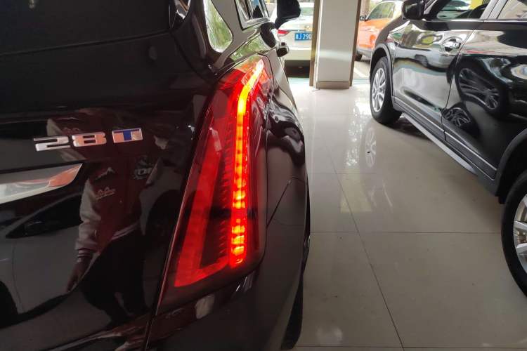 Used Cadillac XT5 2022 2.0T Two-Wheel Drive Luxury Version
