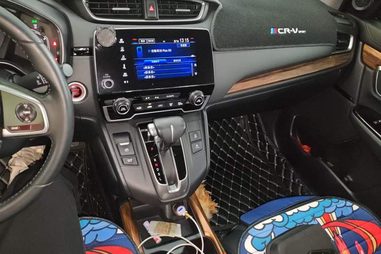 Used Honda CR-V 2019 240TURBO CVT 2WD Fashion Edition China V Audio And AC Panel