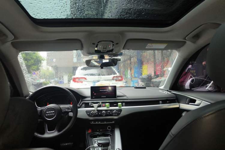 Used Audi A4L 2017 Plus 40 TFSI Ambition Model Headliner