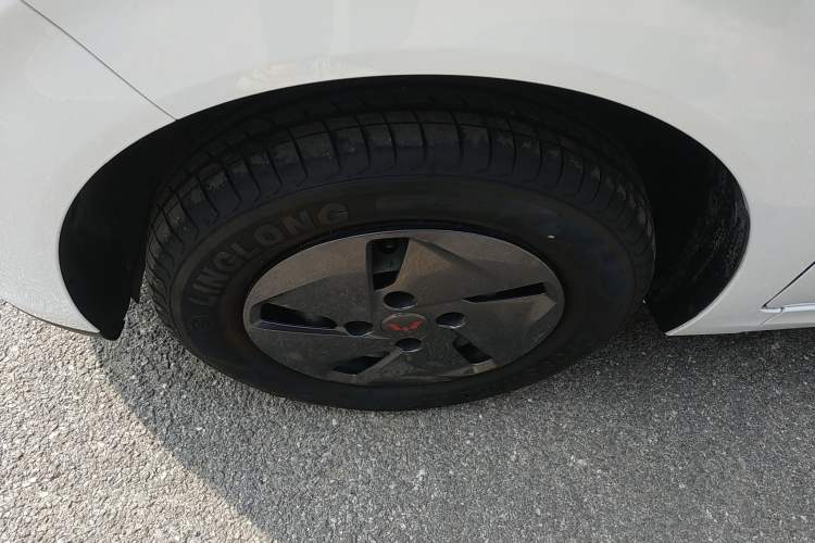 Used Wuling Hongguang New Energy 2025 Extended-Range Hybrid 50KM Comfort Version Exterior 4