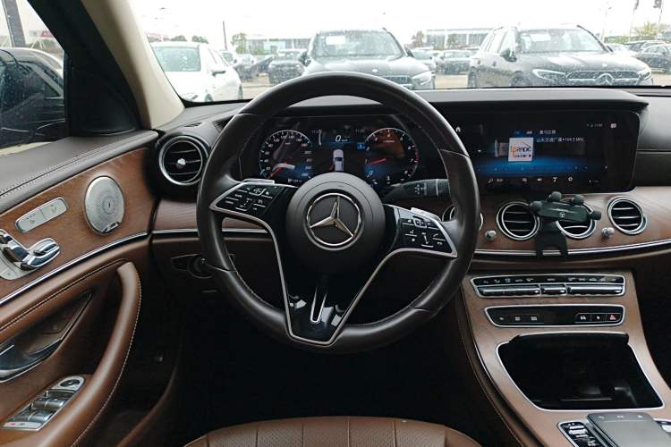 Used Mercedes-Benz E-Class 2022 E 300 L Luxury Model Steering Wheel