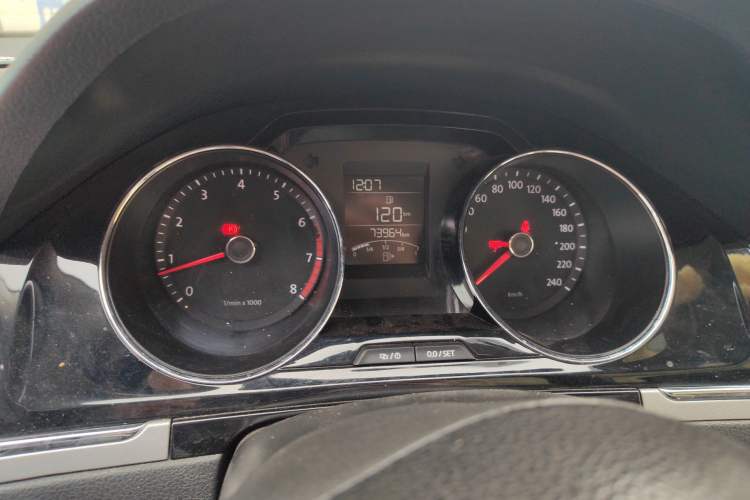 Used Volkswagen Bora 2014 1.4 TSI Manual Comfort Model Instrument Cluster